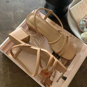 HM - nude slides - 5.5